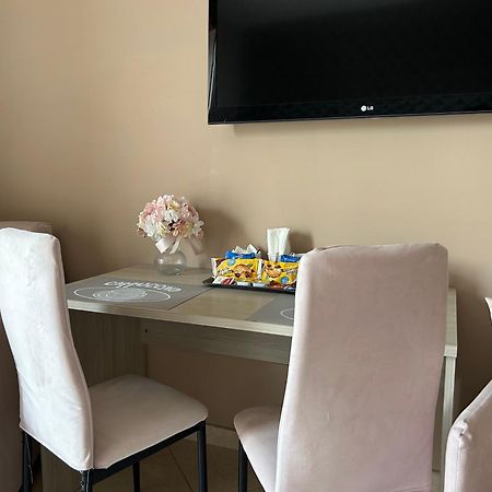 Home Elisabet Napoli Bagian luar foto