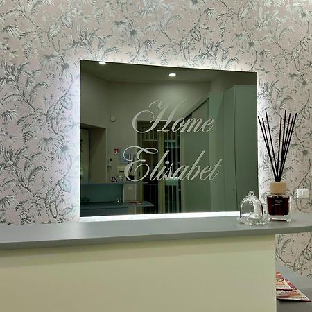Home Elisabet Napoli Bagian luar foto