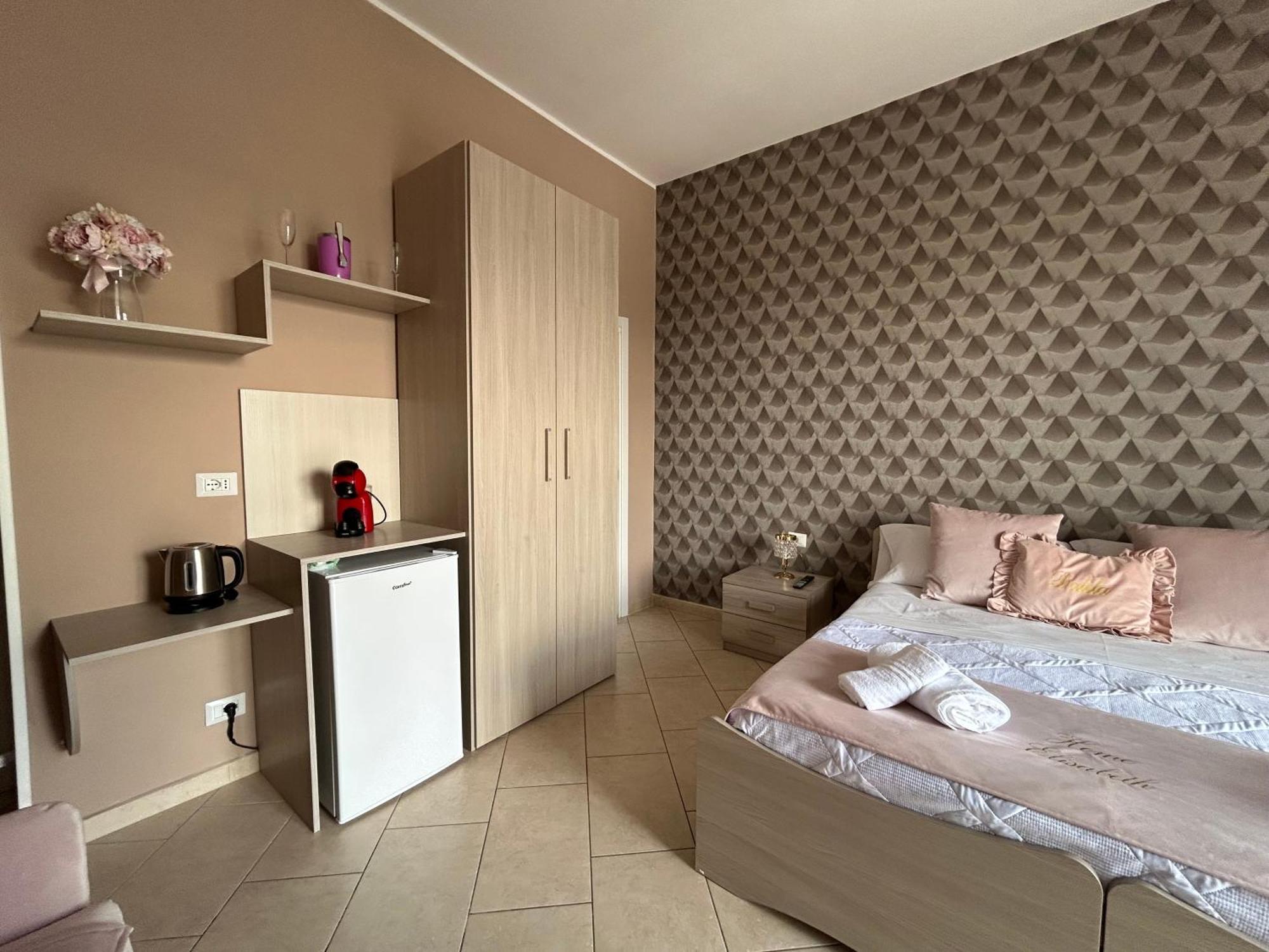 Home Elisabet Napoli Bagian luar foto