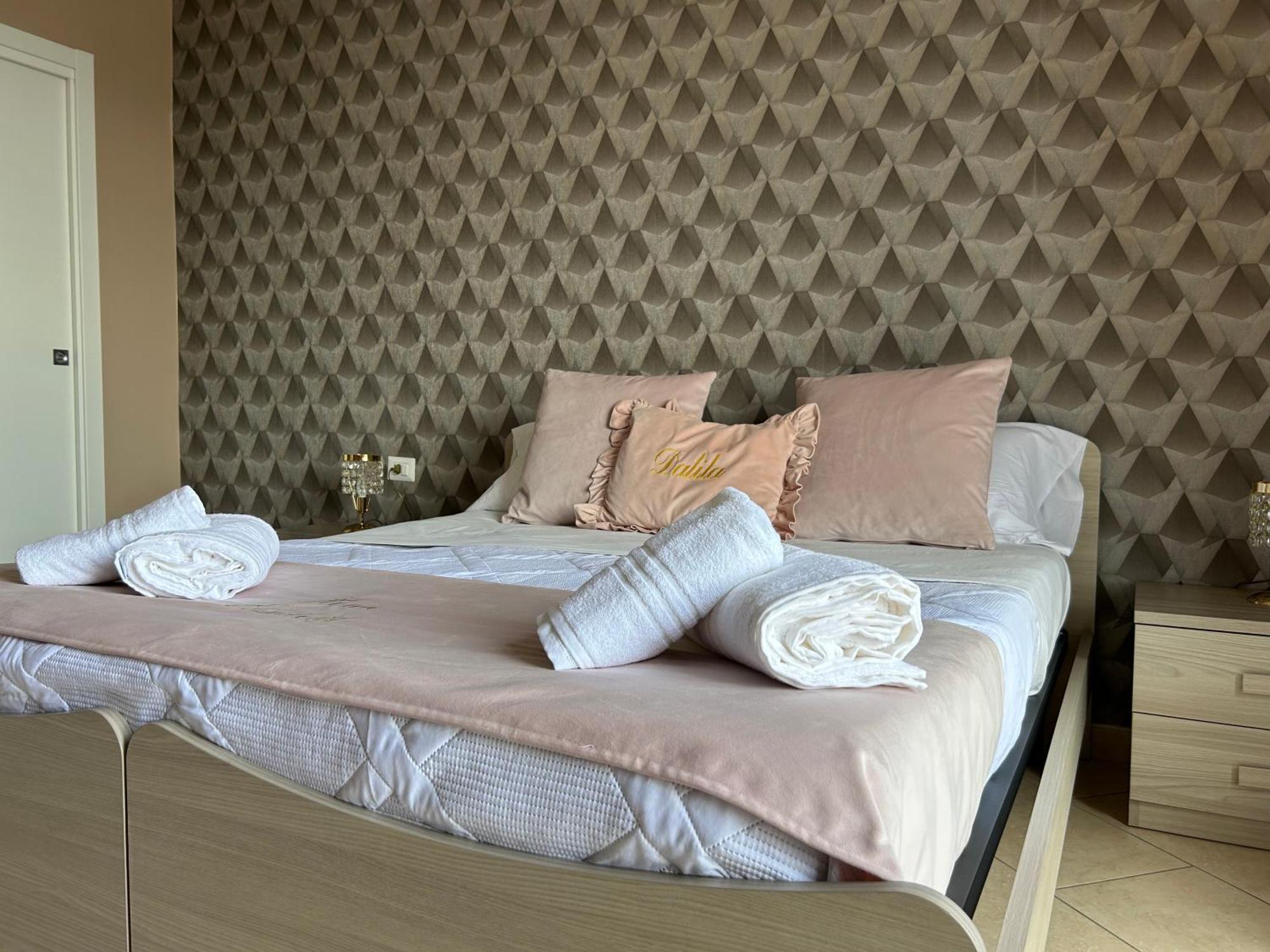 Home Elisabet Napoli Bagian luar foto